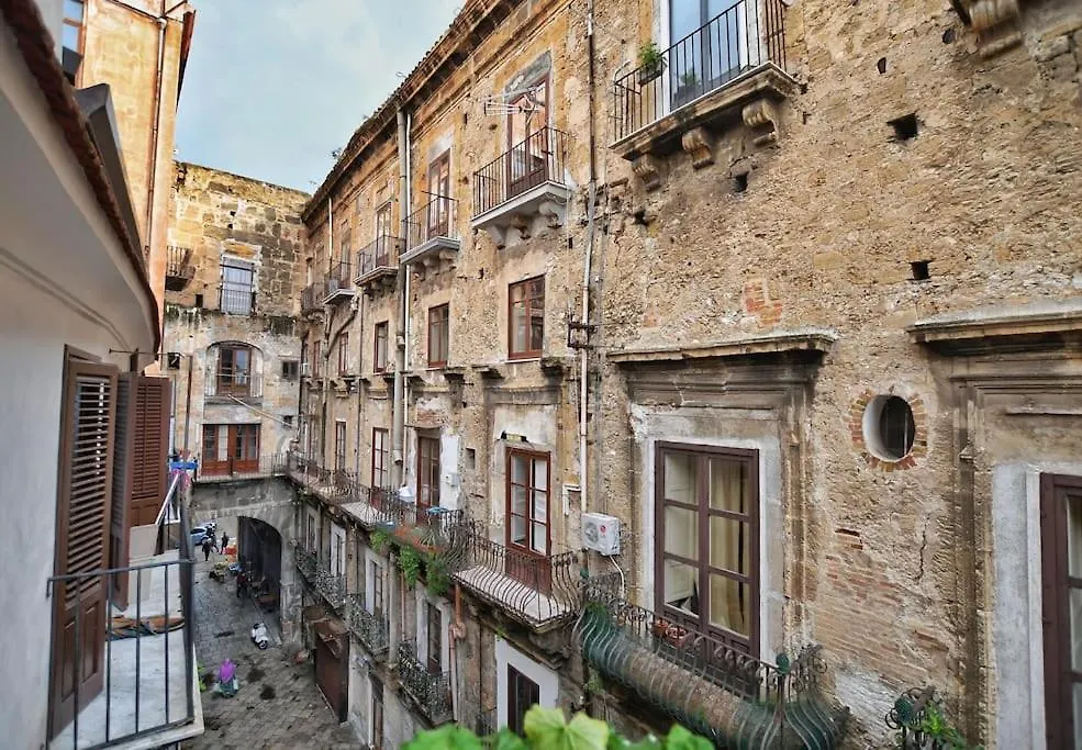 Iflat Casa Cuto Terrace On The Ancient City Palermo